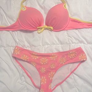 Victoria’s Swimsuit Bikini